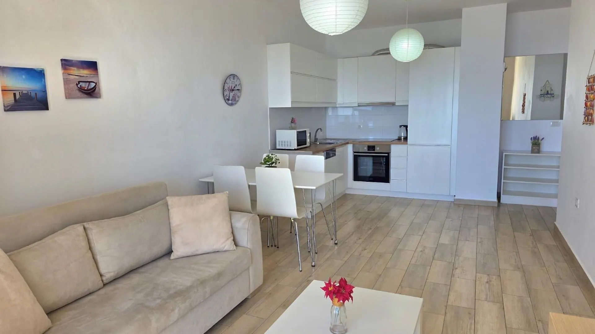 Contemporary Coastal Apartment In Durrës